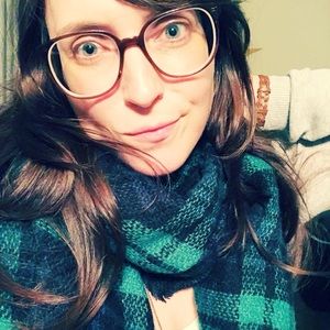 Meet your Posher, Suzanne